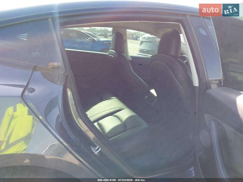 Седан Tesla Model 3 2022 в Києві