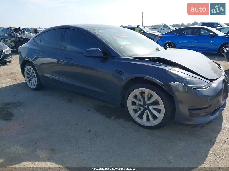 Седан Tesla Model 3 2022 в Києві