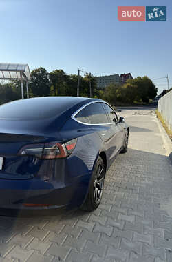 Седан Tesla Model 3 2018 в Рівному