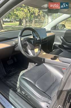 Седан Tesla Model 3 2019 в 