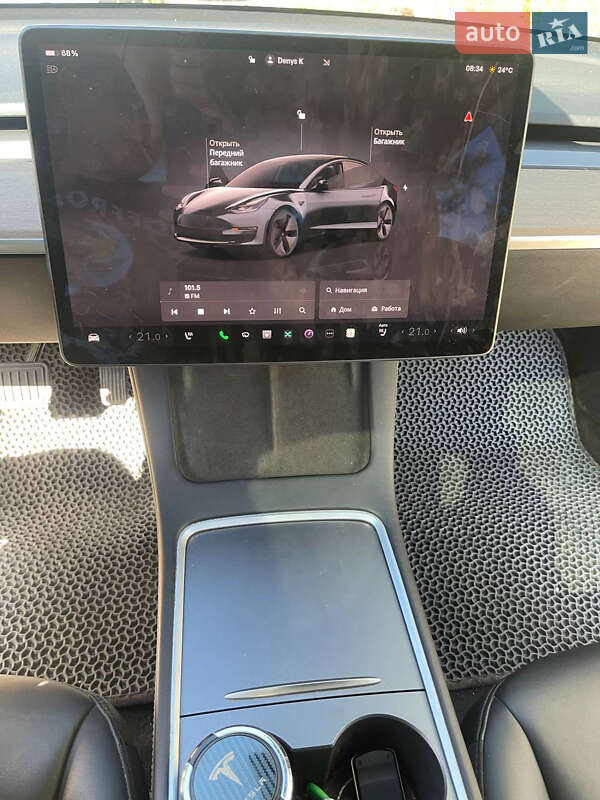 Седан Tesla Model 3 2022 в Кам'янському