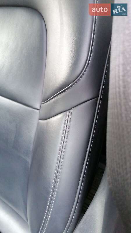 Седан Tesla Model 3 2018 в Рівному