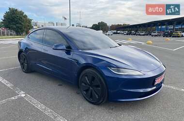 Седан Tesla Model 3 2024 в 