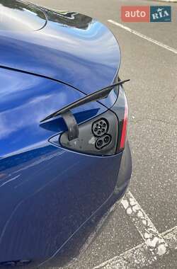 Седан Tesla Model 3 2024 в 