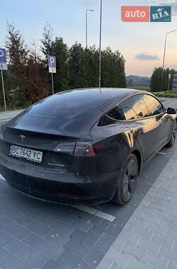 Седан Tesla Model 3 2021 в Львове