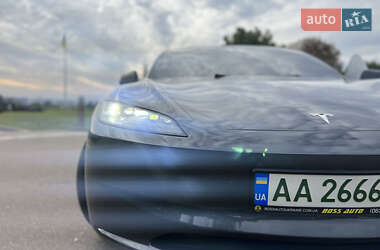 Седан Tesla Model 3 2024 в Киеве