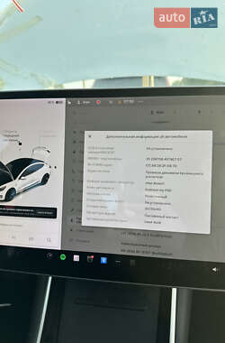 Седан Tesla Model 3 2019 в 