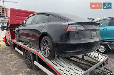 Седан Tesla Model 3 2020 в Яворові