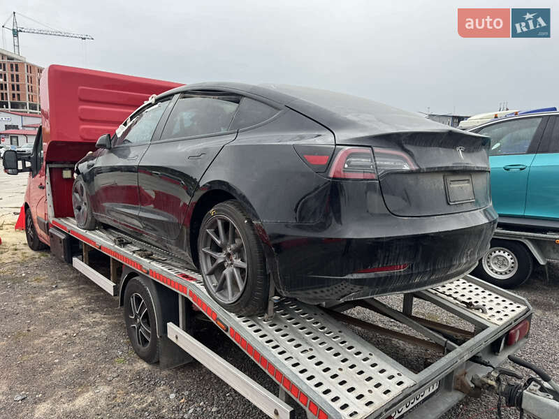 Седан Tesla Model 3 2020 в 