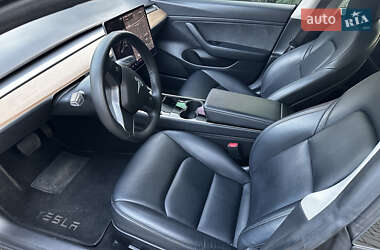 Седан Tesla Model 3 2020 в 