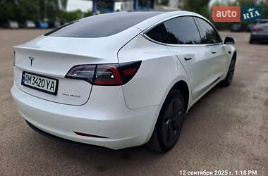 Седан Tesla Model 3 2020 в Житомирі