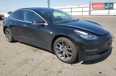 Седан Tesla Model 3 2019 в Львові