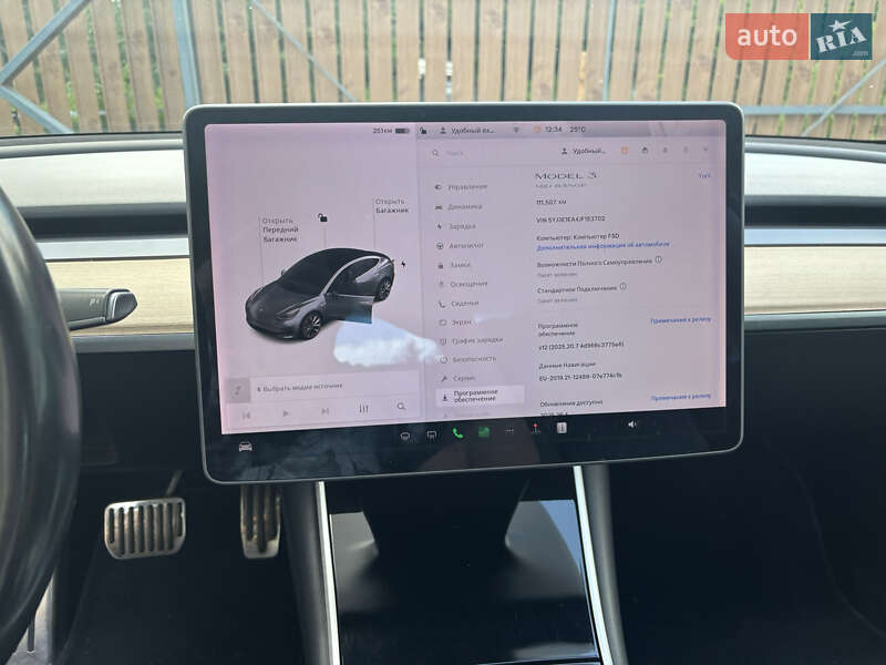 Седан Tesla Model 3 2018 в Києві