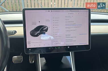 Седан Tesla Model 3 2018 в 