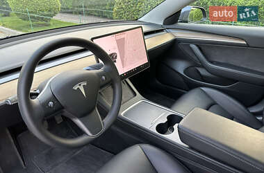 Седан Tesla Model 3 2022 в 