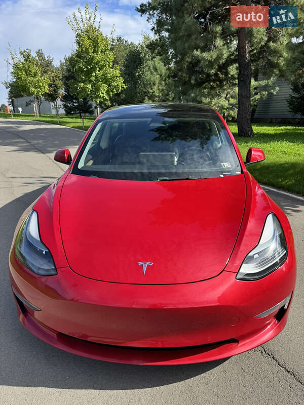 Седан Tesla Model 3 2022 в Києві