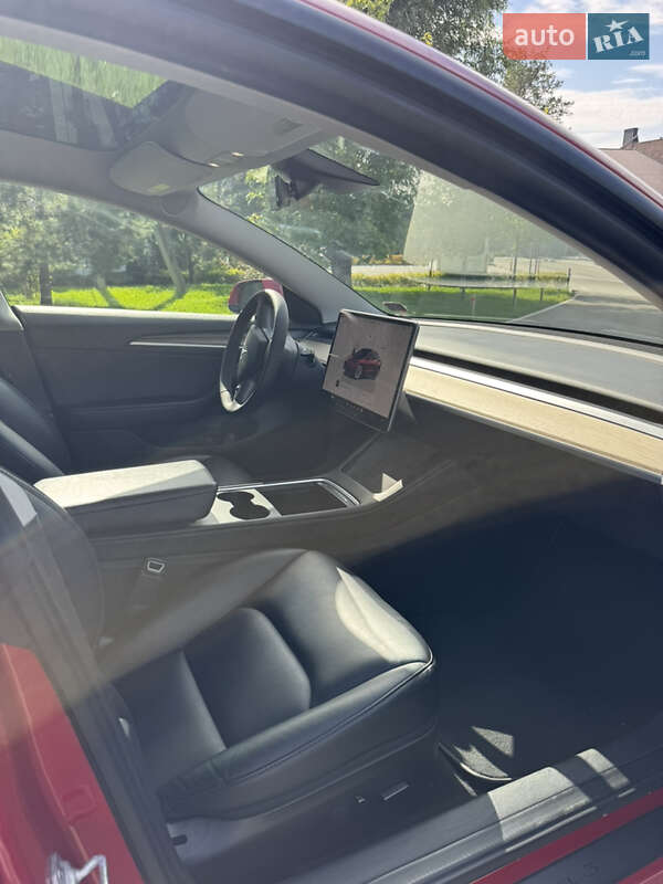 Седан Tesla Model 3 2022 в Києві