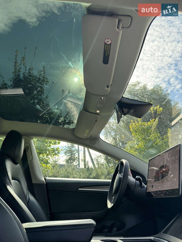 Седан Tesla Model 3 2022 в Києві