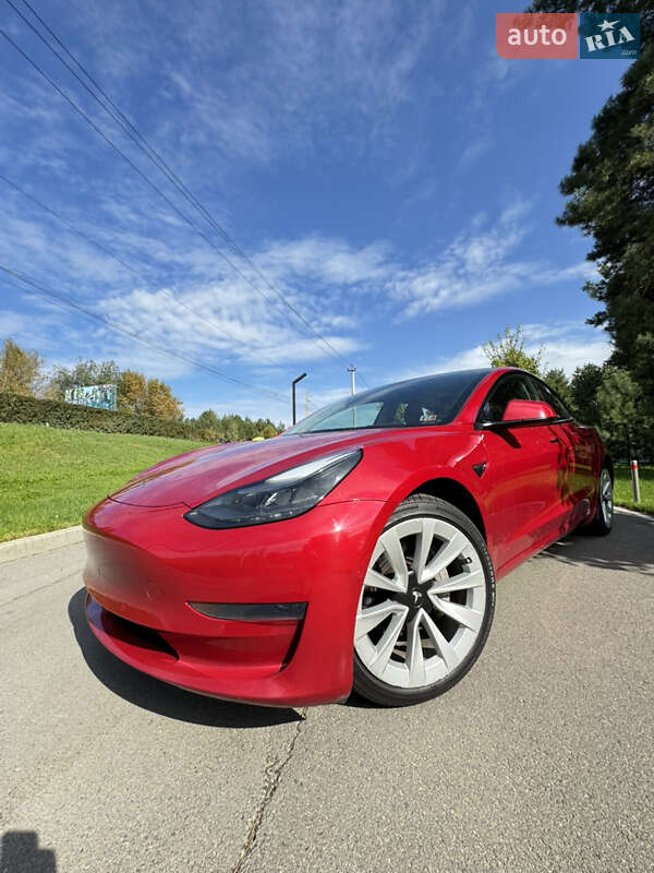 Седан Tesla Model 3 2022 в Києві