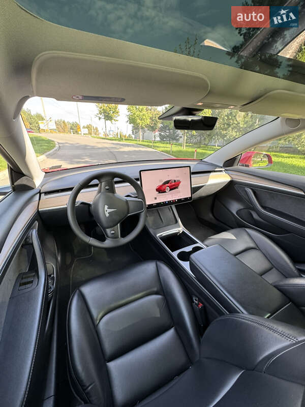 Седан Tesla Model 3 2022 в Києві