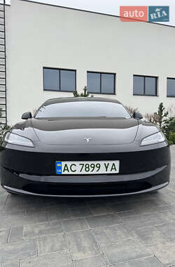Седан Tesla Model 3 2024 в Луцьку