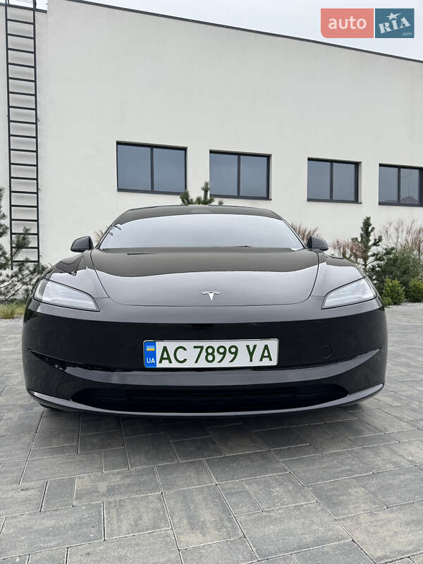 Седан Tesla Model 3 2024 в Луцьку