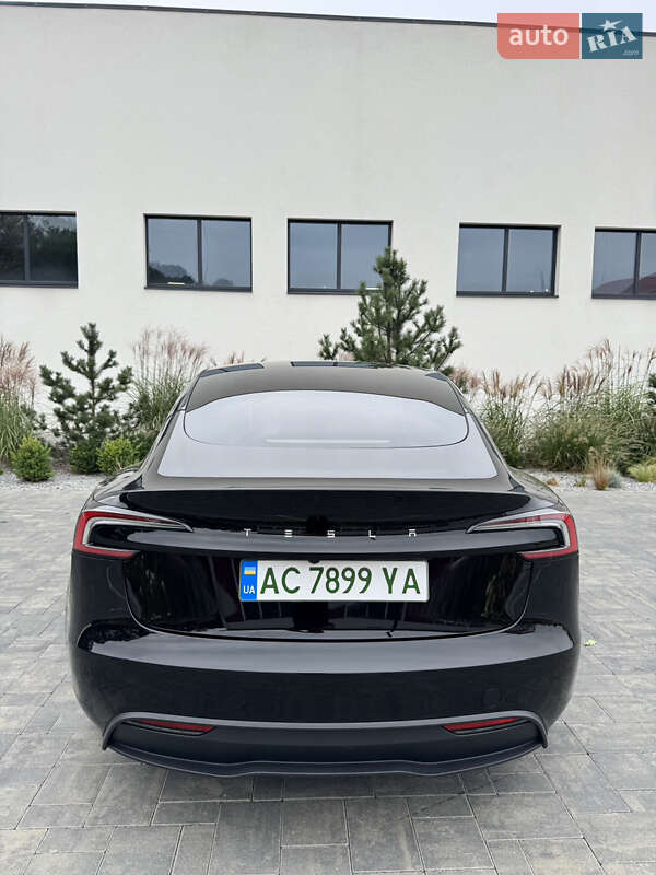 Седан Tesla Model 3 2024 в Луцьку