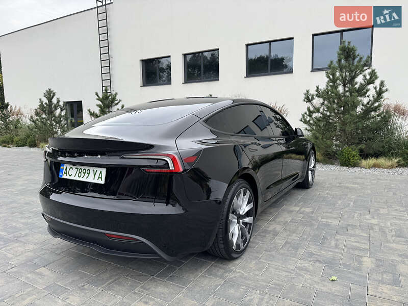 Седан Tesla Model 3 2024 в Луцьку