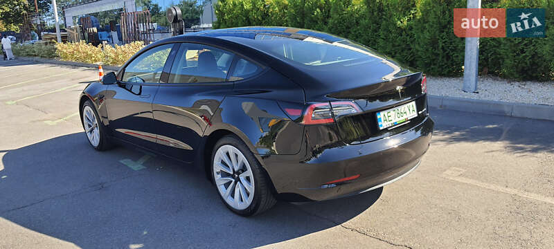 Седан Tesla Model 3 2021 в Днепре