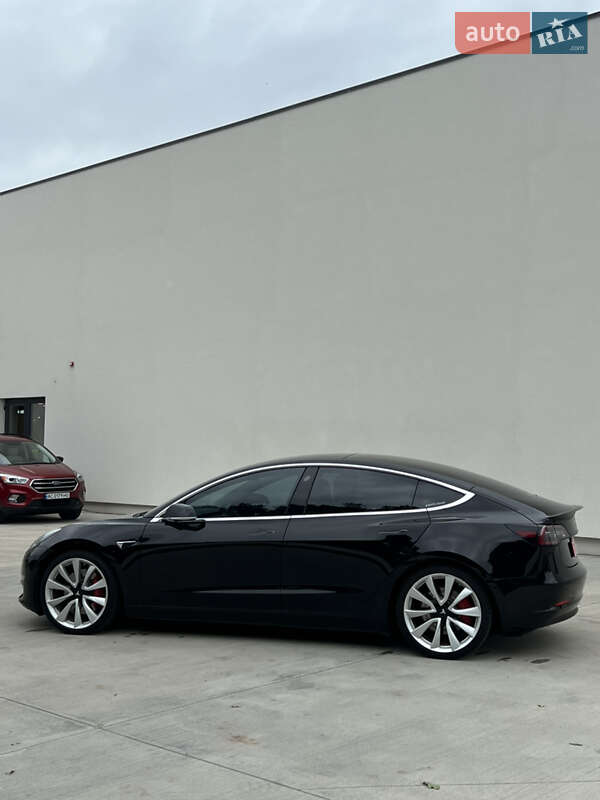 Седан Tesla Model 3 2019 в Луцке
