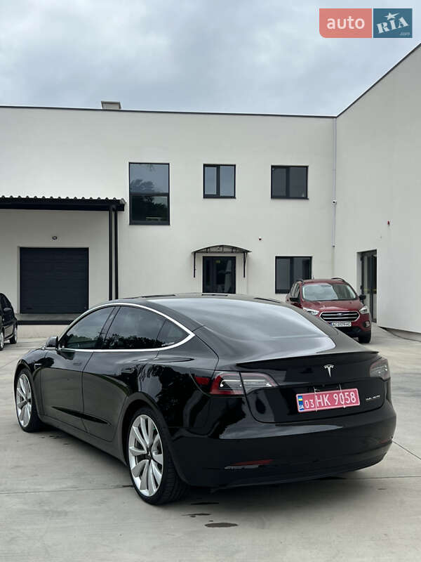 Седан Tesla Model 3 2019 в Луцке