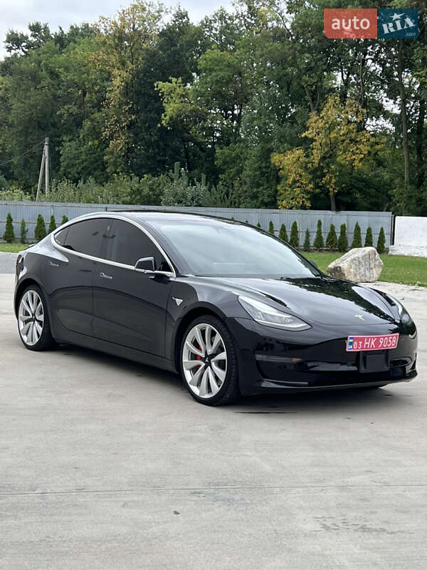 Седан Tesla Model 3 2019 в Луцке