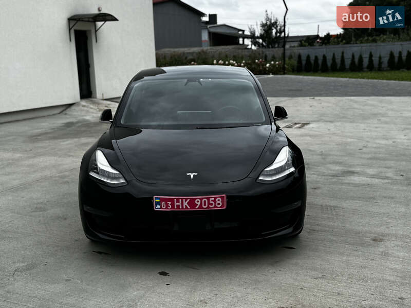 Седан Tesla Model 3 2019 в Луцке