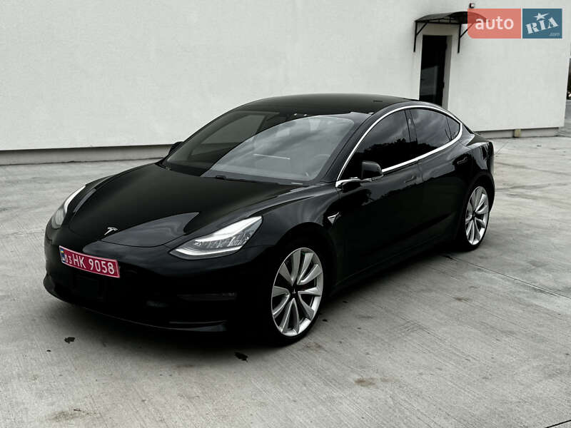 Седан Tesla Model 3 2019 в Луцке