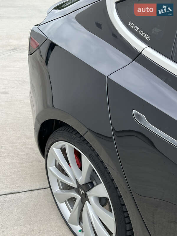 Седан Tesla Model 3 2019 в Луцке