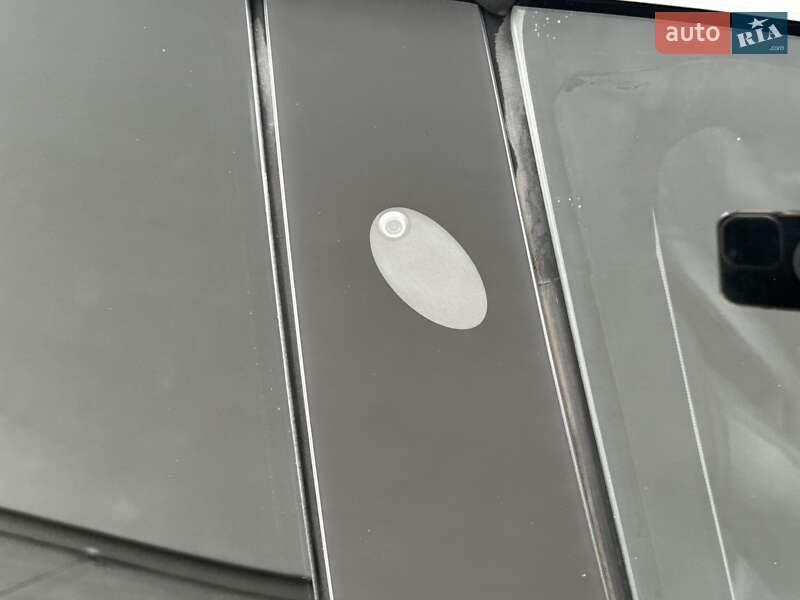 Седан Tesla Model 3 2019 в Луцке