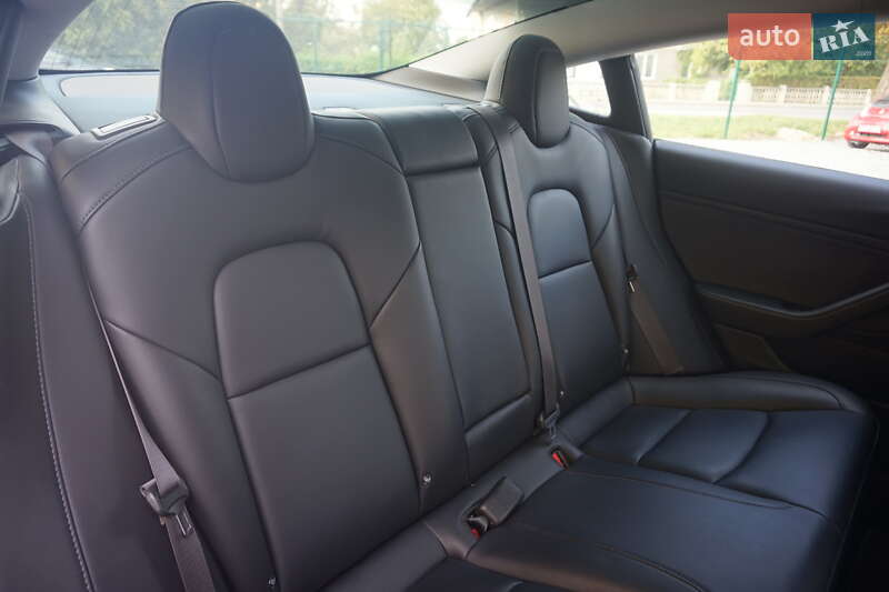 Седан Tesla Model 3 2018 в Самборі фото 39 Седан Tesla Model 3 2018 в Самборі