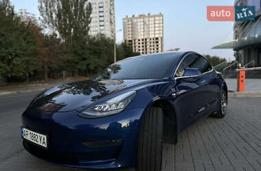 Седан Tesla Model 3 2019 в 