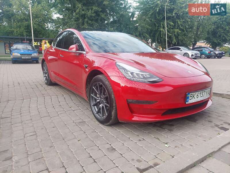 Tesla Model 3 2019