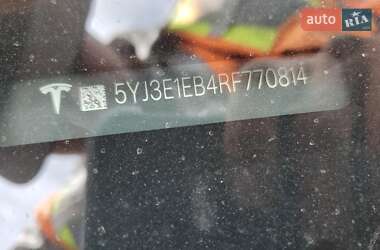 Седан Tesla Model 3 2025 в 