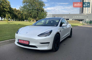 Седан Tesla Model 3 2021 в Киеве
