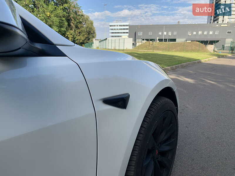 Седан Tesla Model 3 2021 в Києві