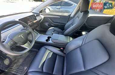 Седан Tesla Model 3 2023 в 