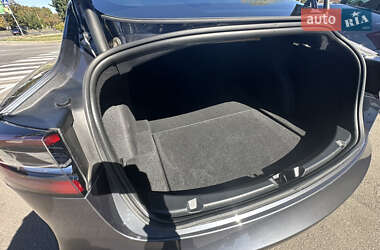 Седан Tesla Model 3 2023 в 