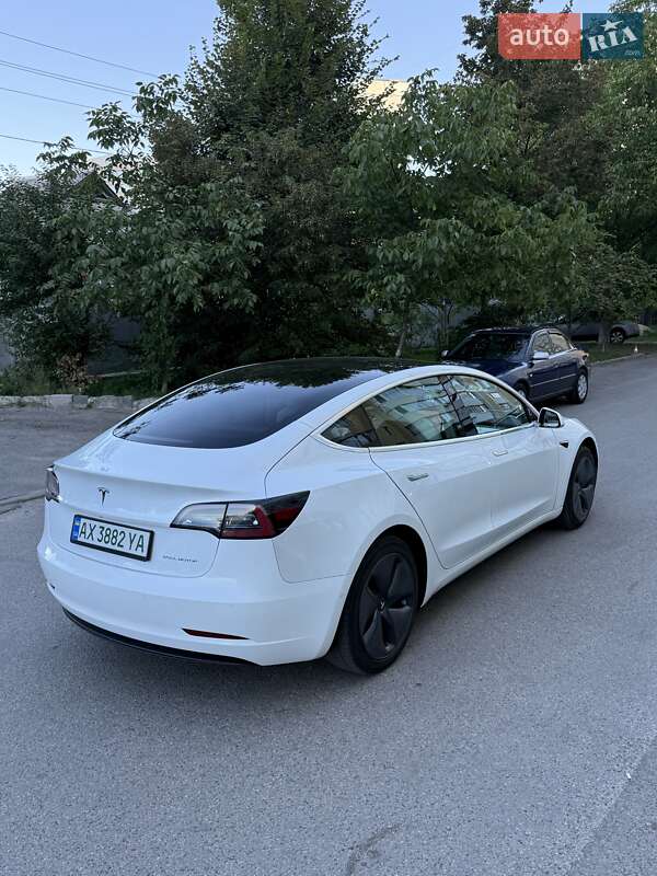 Седан Tesla Model 3 2020 в Харкові