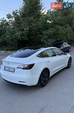Седан Tesla Model 3 2020 в 