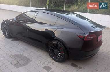 Седан Tesla Model 3 2022 в 