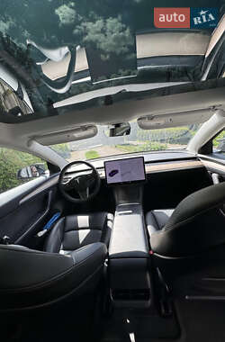 Седан Tesla Model 3 2022 в 