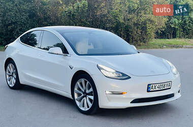 Седан Tesla Model 3 2018 в 