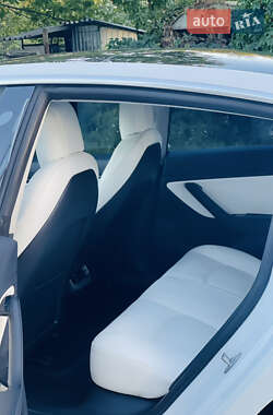 Седан Tesla Model 3 2018 в 